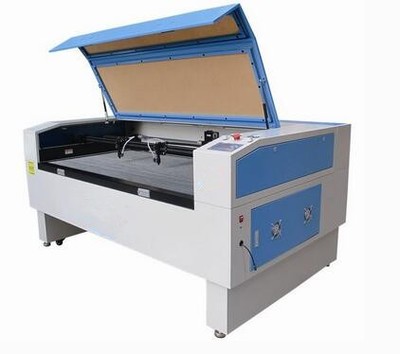 商標(biāo)攝像激光切割機(jī) 不規(guī)則產(chǎn)品的自動(dòng)尋邊定位切割EVA海綿切割 激光切割機(jī) 杰達(dá)光電1080圖片_高清圖_細(xì)節(jié)圖-東莞市杰達(dá)光電科技 -