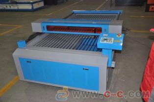 激光切割機 德誠品牌與密度板切割應用詳解